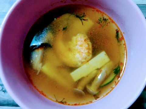 海老とパクチーのスープ